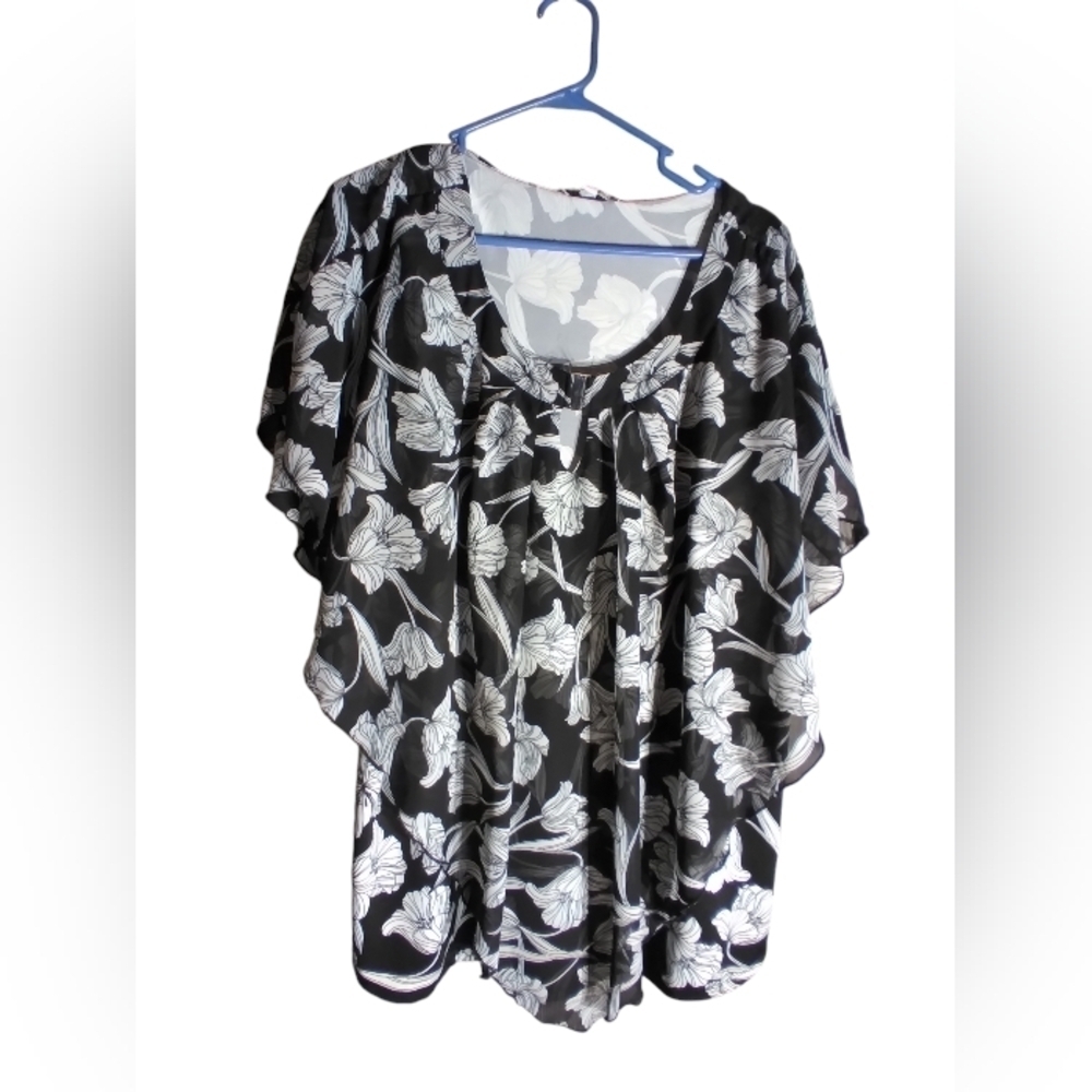 3/$15 Notations sheared layered flowy top 3X